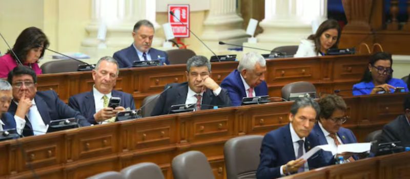 El pleno del Senado aprobó otorgar facultades legislativas al Poder Ejecutivo por 90 días, para emitir normas en 27 materias, vinculadas principalmente con la seguridad ciudadana y la prevención frente al fenómeno El Niño.
