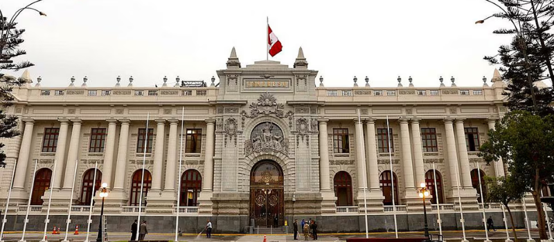 Once parlamentarios electos cobraron S/ 15.600 por instalación pese a declarar domicilios en Lima